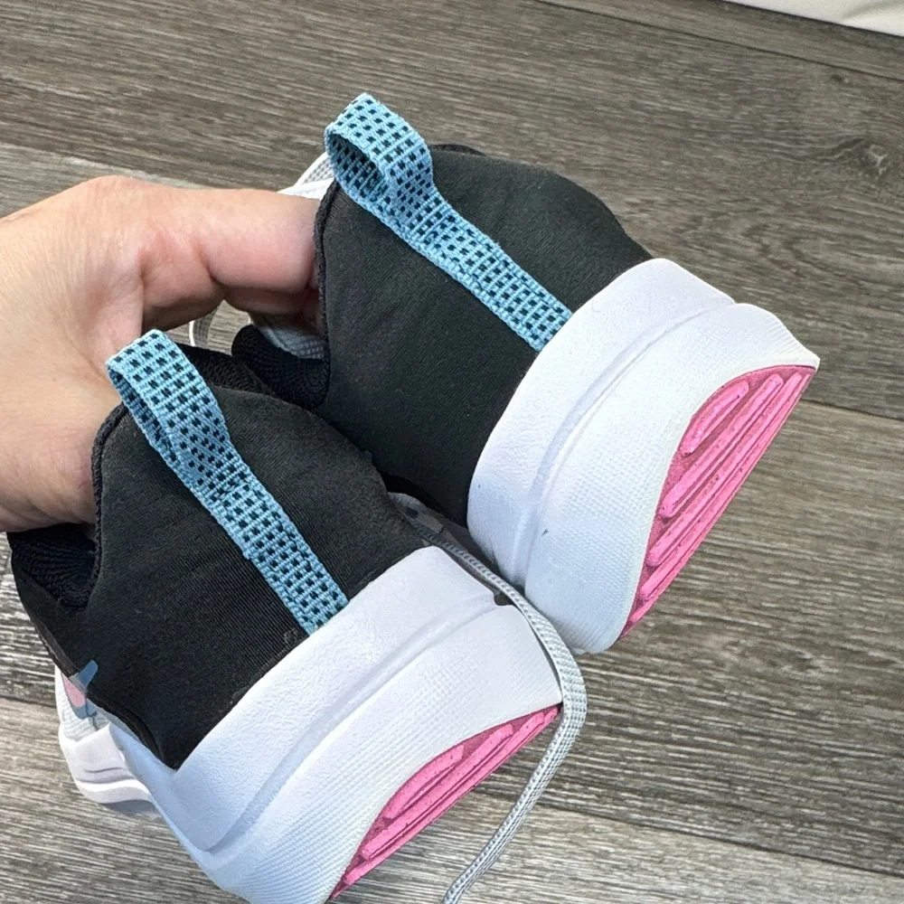 Nike Women's Black, Gray, and Pink Sneakers woman’s size 9.5 (j203)